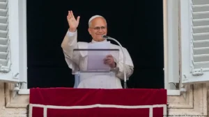 Lee más sobre el artículo El papa León XIV reapareció en el Vaticano tras su operación por cáncer y anunció que retomará sus actividades gradualmente