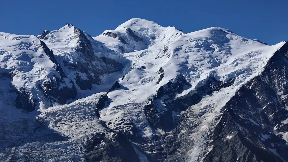En este momento estás viendo El Mont Blanc pierde altura y los glaciares suizos atraviesan uno de sus peores años