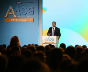 Lee más sobre el artículo Figueroa abrió la Argentina Oil & Gas Patagonia 2026 junto a Milei y defendió la integración productiva entre las provincias